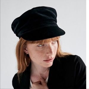JANESSA LEONE Mattie Newsboy Cap Black Large